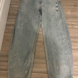 Stylish Gap painted Women's Barrel Jeans
